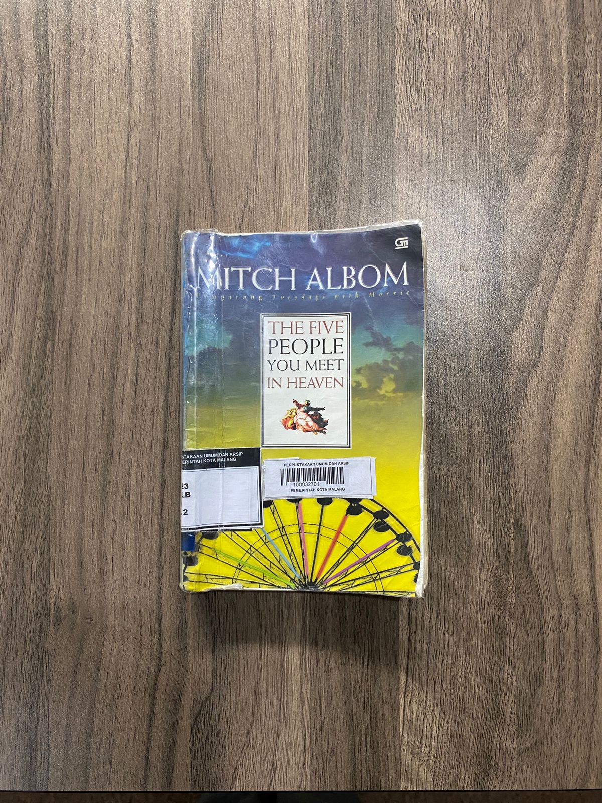 Buku The Five People You Meet in Heaven